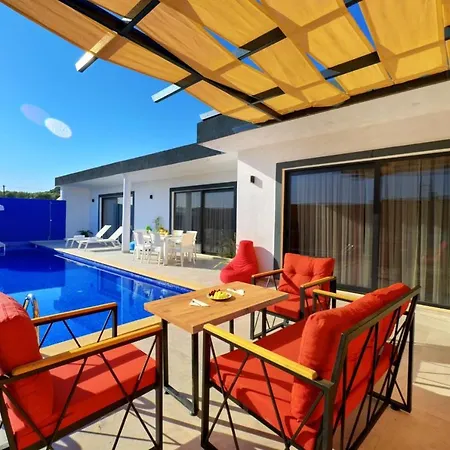 Zeytun- Kalkan'da 2 Yatak Odali Muhafazakar Villa *